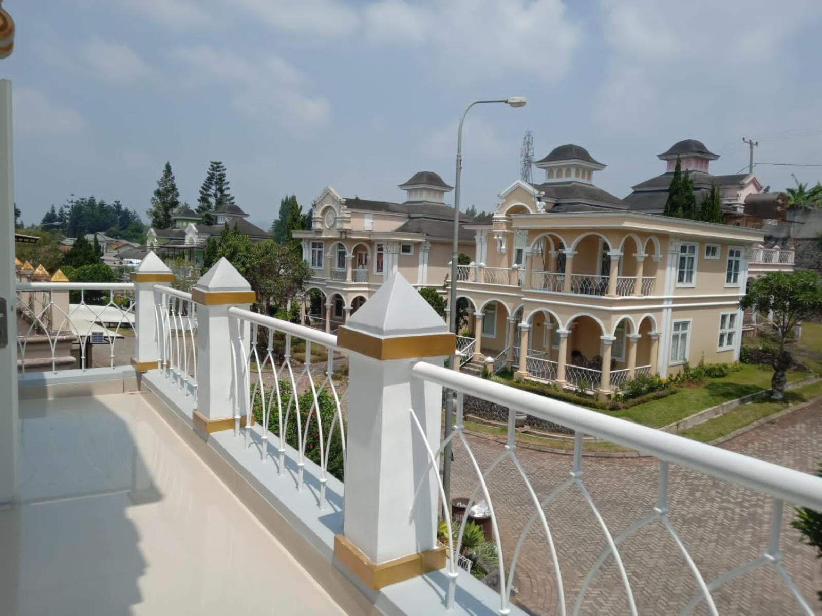 Eton Asia Villas-Kota Bunga Puncak Kültér fotó